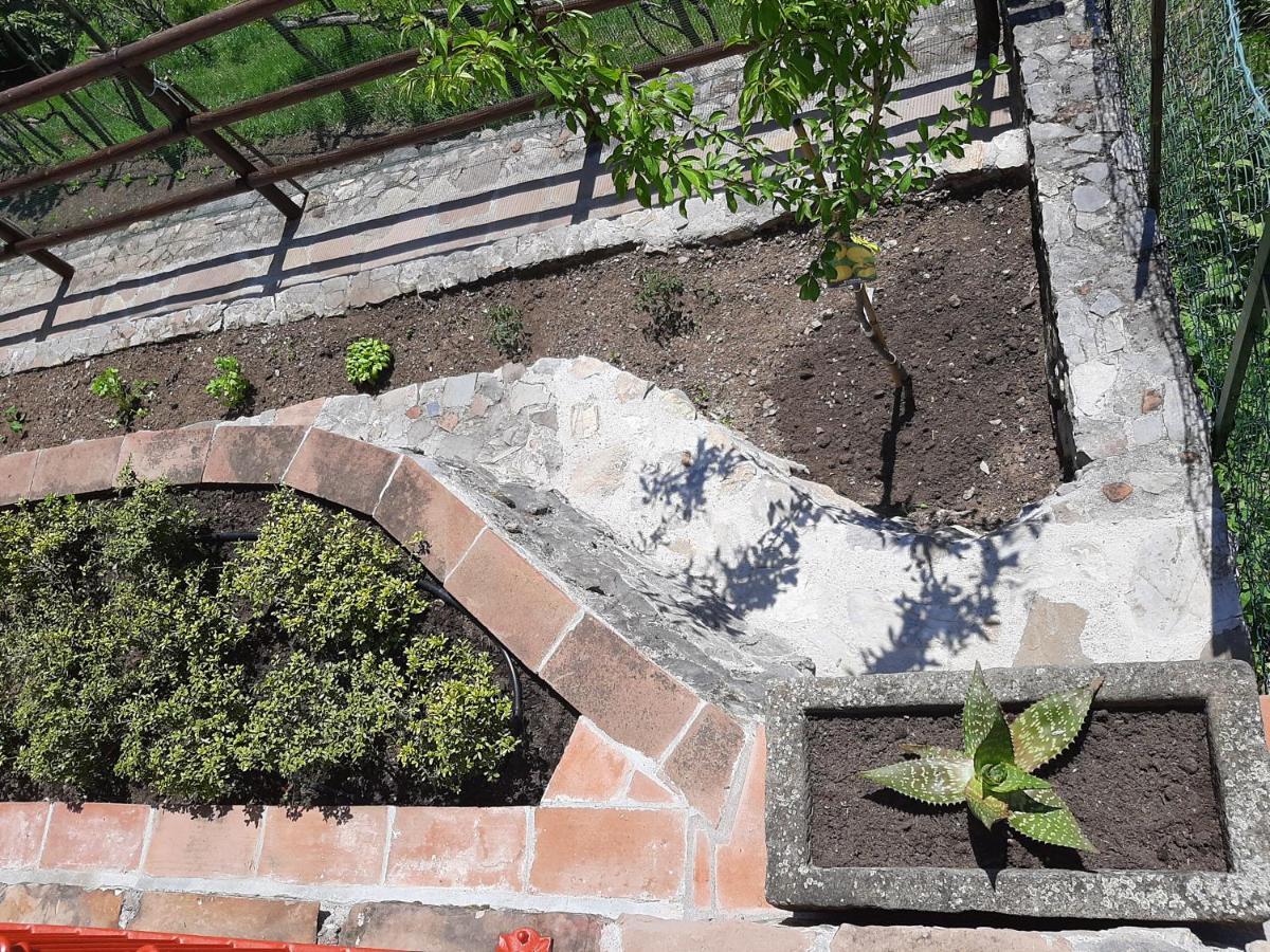 Deliziosa Casetta Sull'Appennino Toscano Montefegatesi Esterno foto