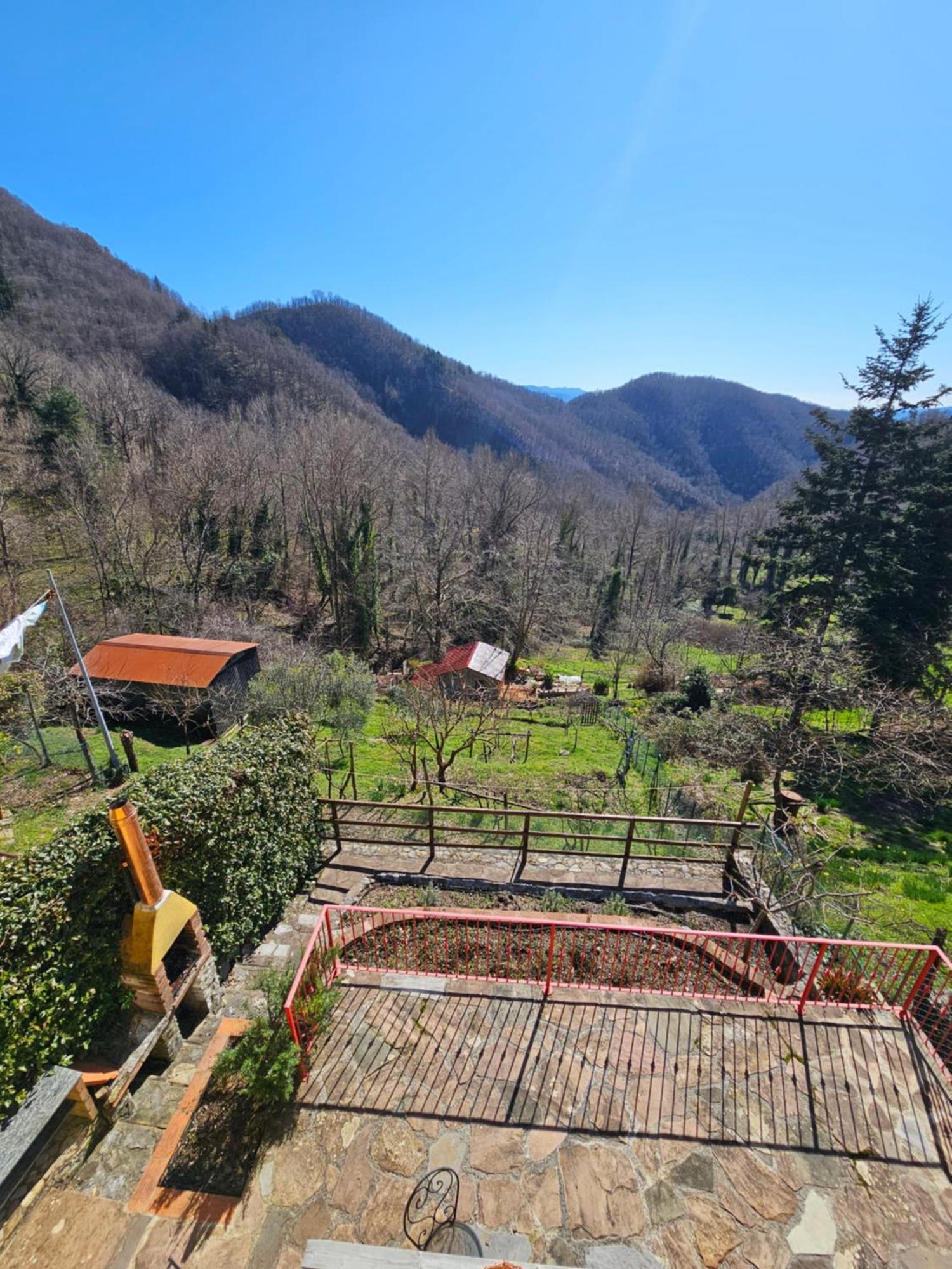 Deliziosa Casetta Sull'Appennino Toscano Montefegatesi Esterno foto